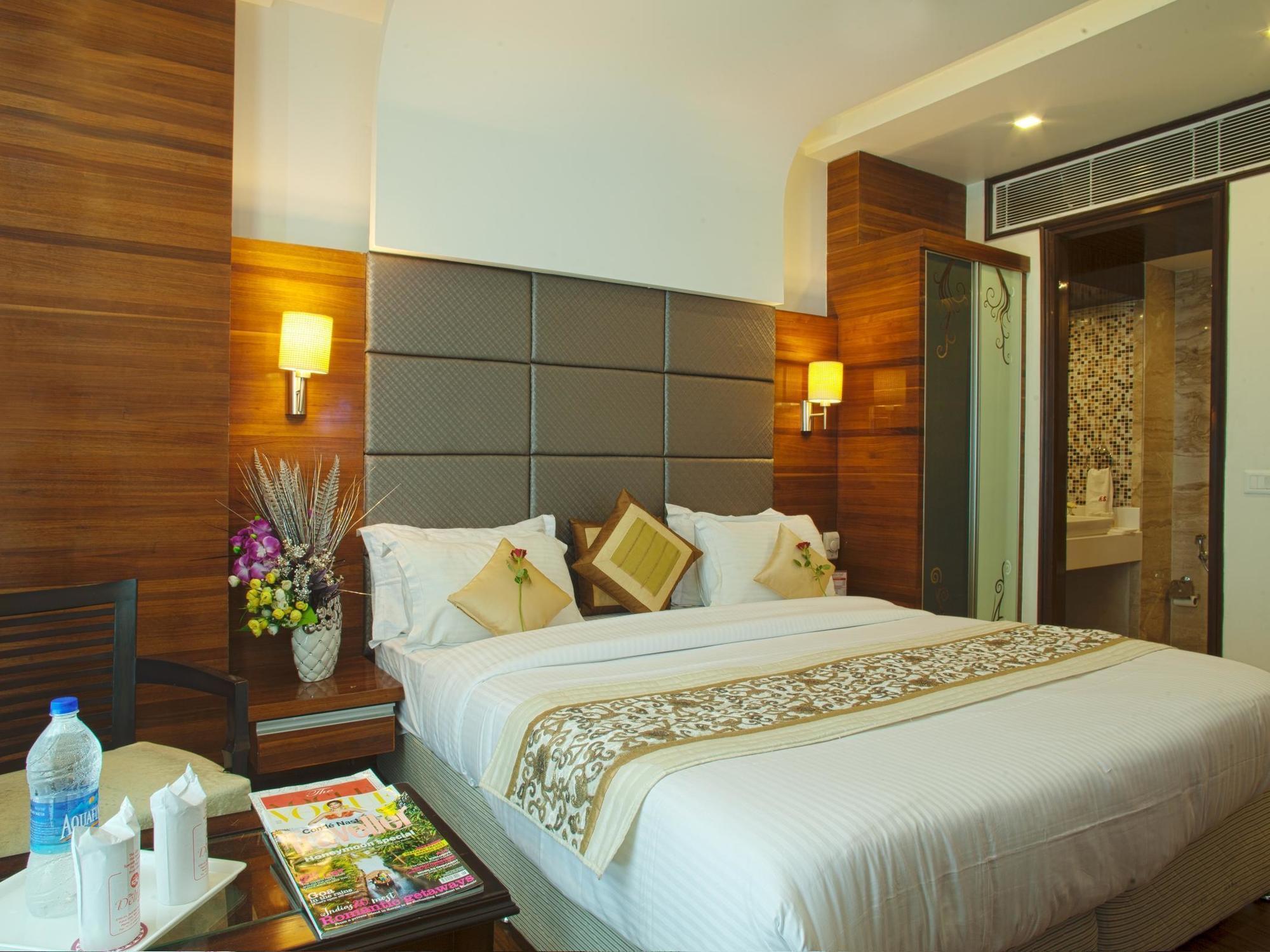 Hotel Delhi 55 -City Center Нью-Дели Экстерьер фото