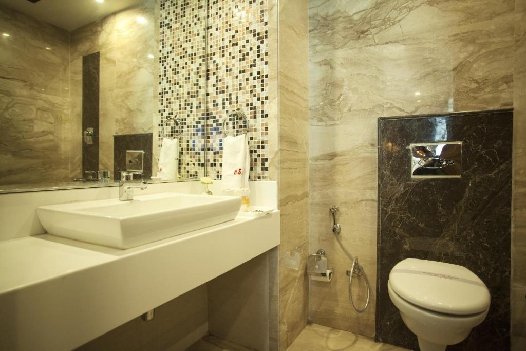 Hotel Delhi 55 -City Center Нью-Дели Экстерьер фото