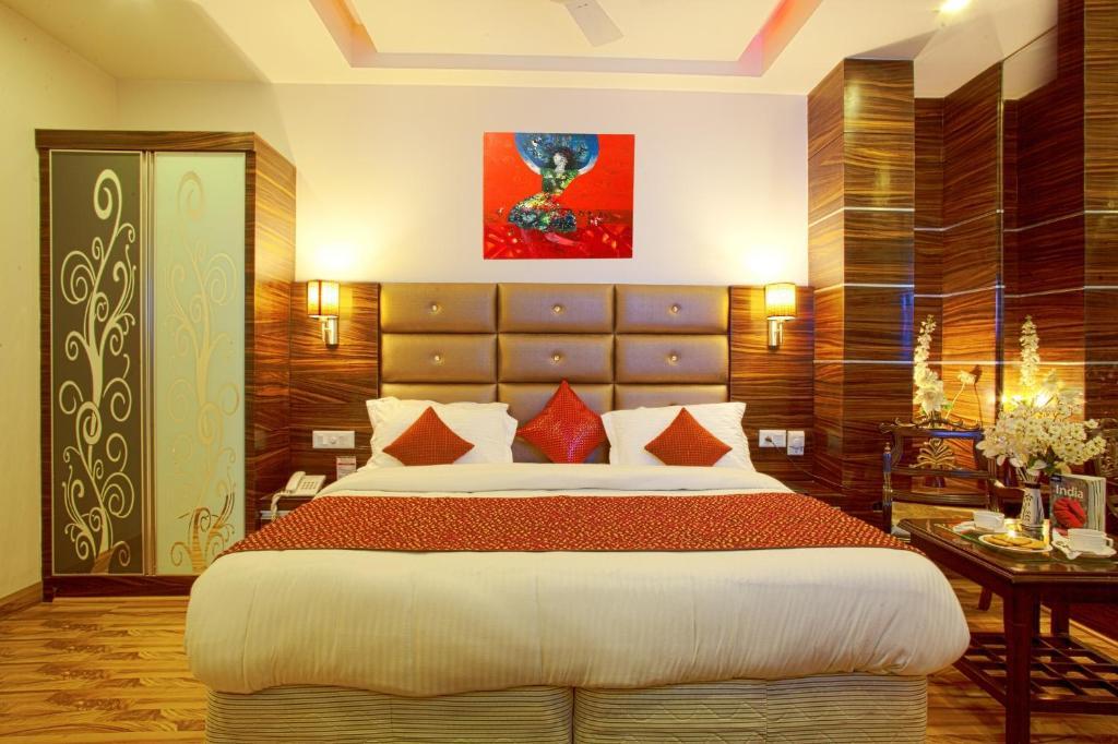 Hotel Delhi 55 -City Center Нью-Дели Экстерьер фото