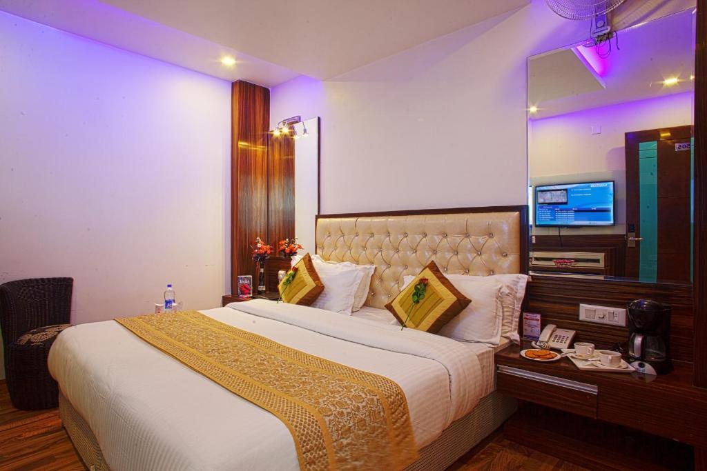Hotel Delhi 55 -City Center Нью-Дели Номер фото