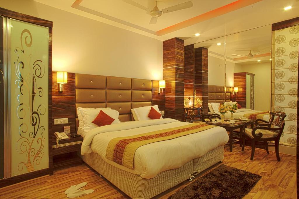 Hotel Delhi 55 -City Center Нью-Дели Номер фото